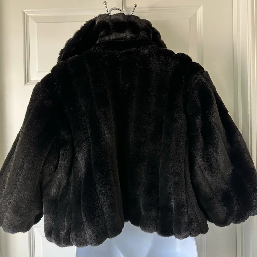 GAP Black Faux Teddy Jacket for Women - Picture 2 of 8